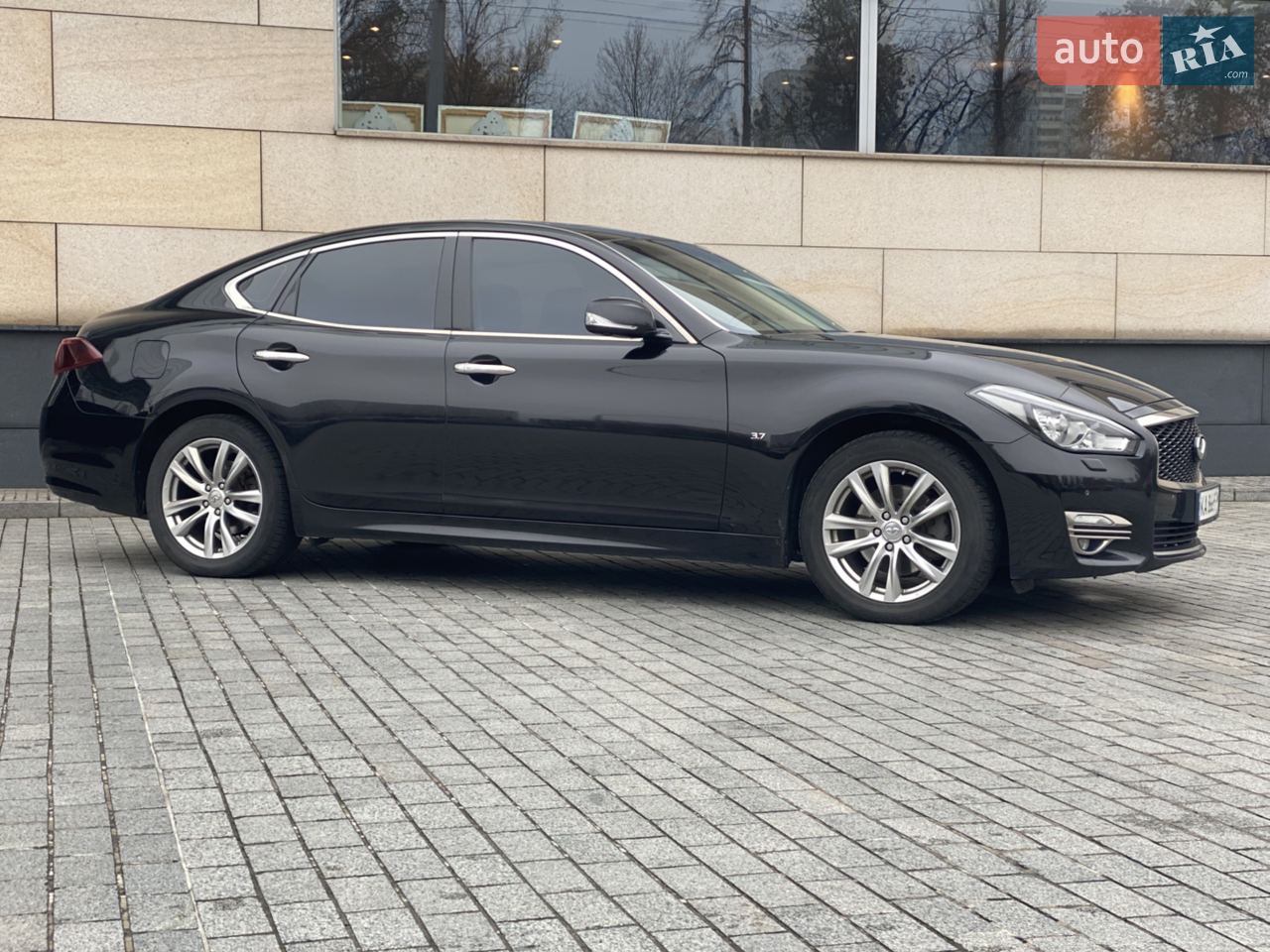 Infiniti Q70 2017 photo 3
