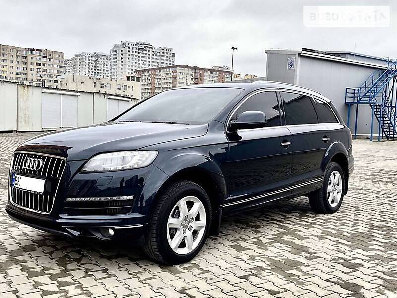 Внедорожник / Кроссовер Audi Q7 2011 в Окнах