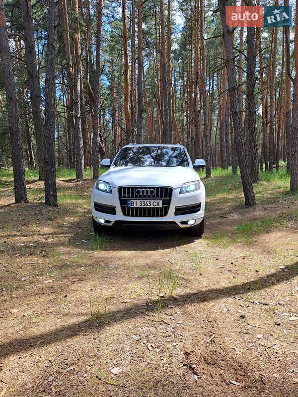 Внедорожник / Кроссовер Audi Q7 2014 в Кобеляках