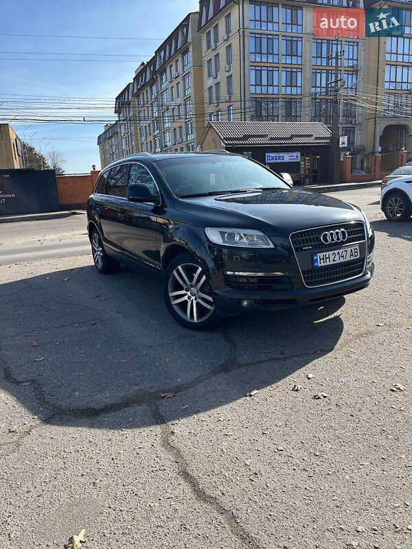 Внедорожник / Кроссовер Audi Q7 2006 в Одессе