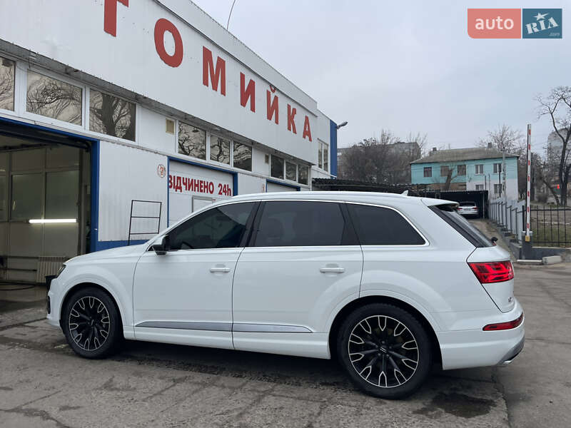 Внедорожник / Кроссовер Audi Q7 2015 в Кропивницком