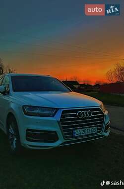 Внедорожник / Кроссовер Audi Q7 2017 в Золотоноше