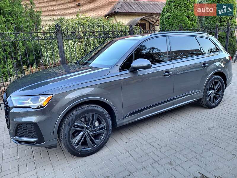 Позашляховик / Кросовер Audi Q7 2021 в Запоріжжі
