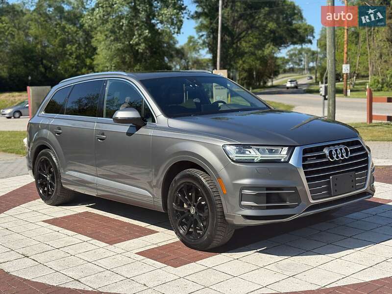 Позашляховик / Кросовер Audi Q7 2016 в Києві