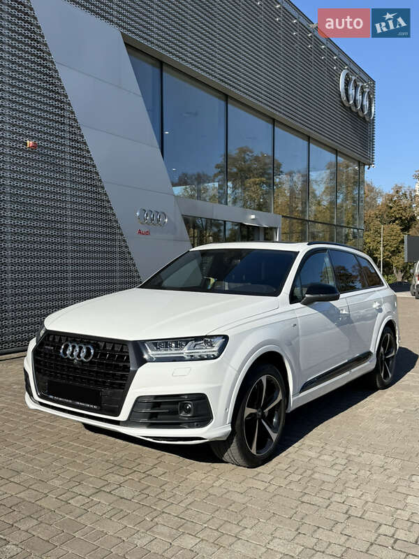 Внедорожник / Кроссовер Audi Q7 2017 в Львове