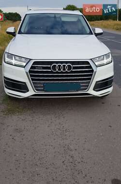 Позашляховик / Кросовер Audi Q7 2017 в Чорнобаї