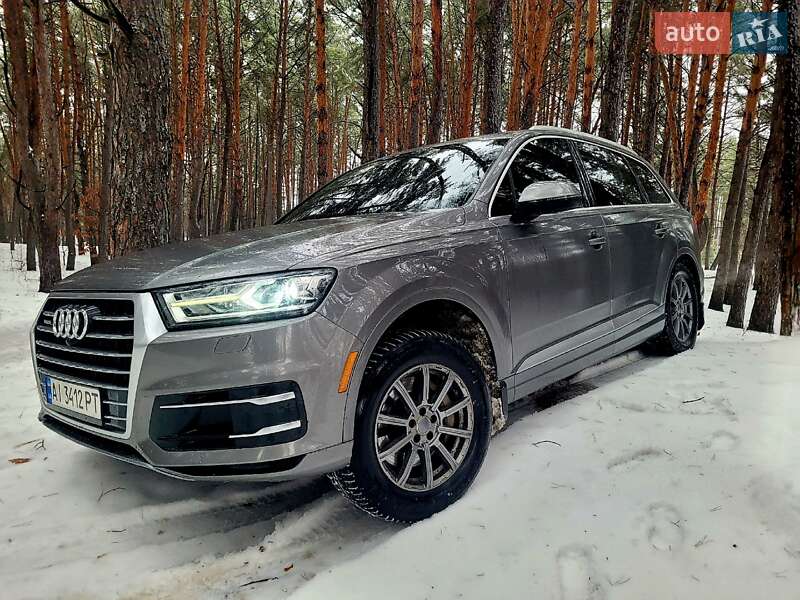 Внедорожник / Кроссовер Audi Q7 2017 в Барышевке