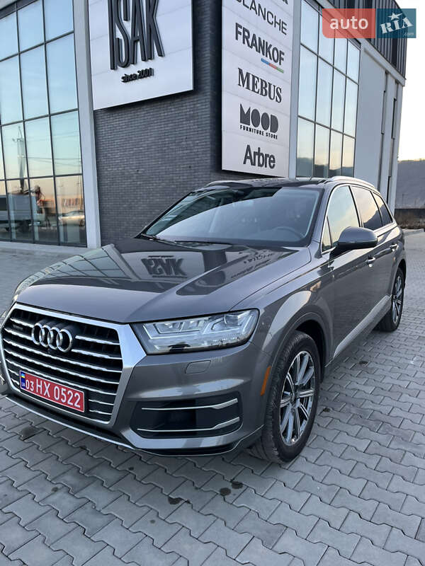Внедорожник / Кроссовер Audi Q7 2016 в Хусте