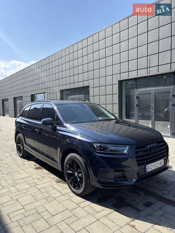Внедорожник / Кроссовер Audi Q7 2017 в Тячеве