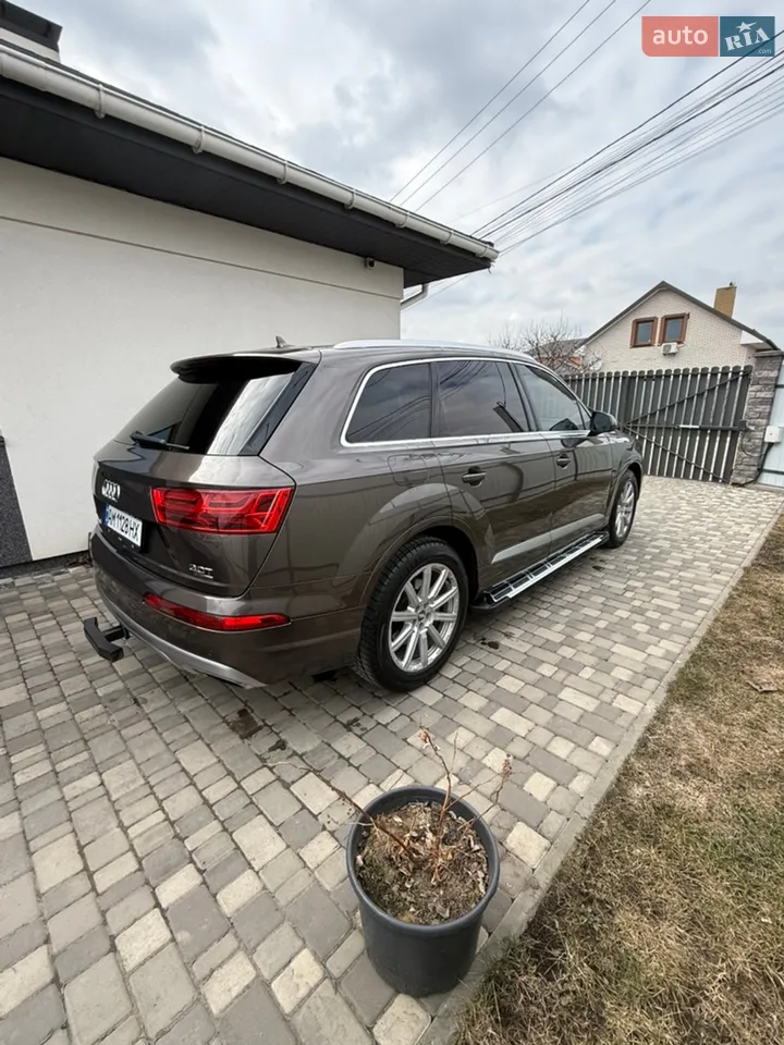 Audi Q7 2016 photo 5