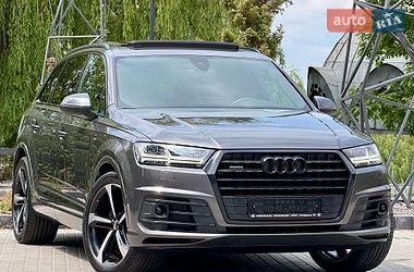 Внедорожник / Кроссовер Audi Q7 2018 в Ровно