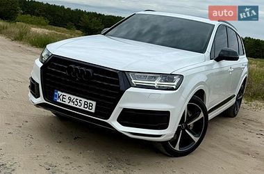 Позашляховик / Кросовер Audi Q7 2017 в Дніпрі