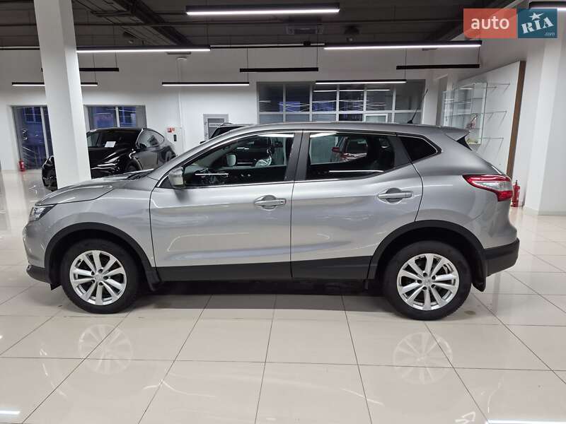 Внедорожник / Кроссовер Nissan Qashqai 2017 в Хмельницком