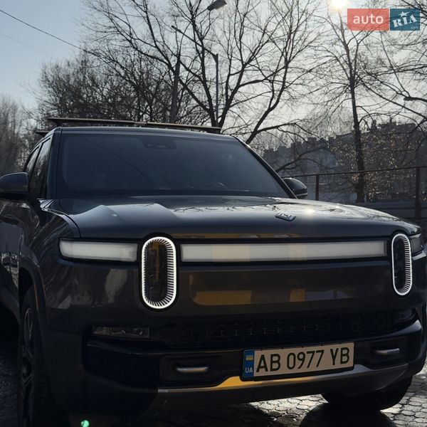 Внедорожник / Кроссовер Rivian R1S 2022 в Хмельницком