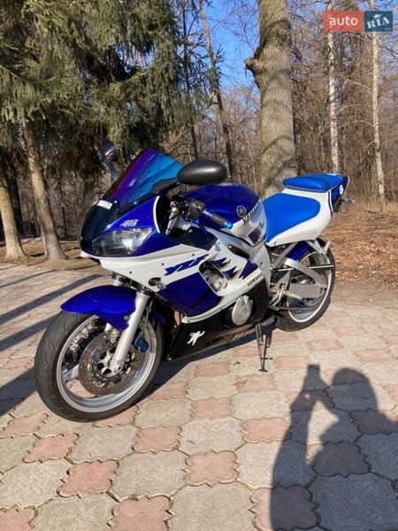 Спортбайк Yamaha R6 2000 в Виннице