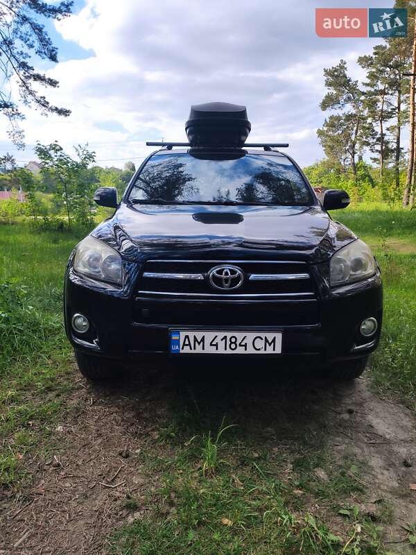 Внедорожник / Кроссовер Toyota RAV4 2010 в Коростышеве