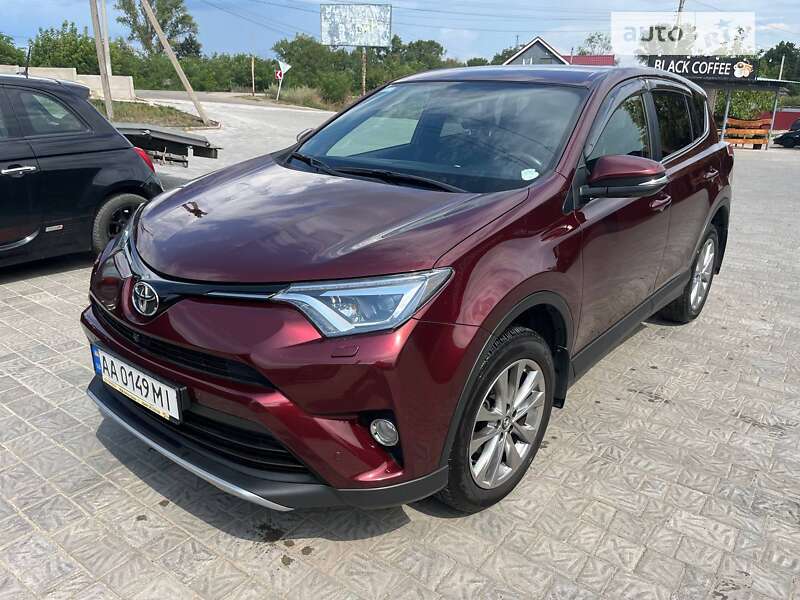 Внедорожник / Кроссовер Toyota RAV4 2017 в Киеве