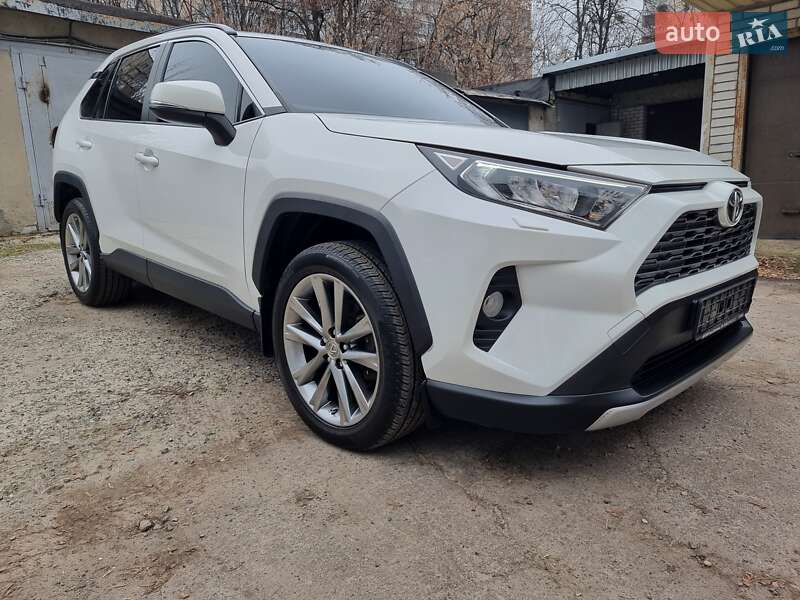 Внедорожник / Кроссовер Toyota RAV4 2019 в Харькове
