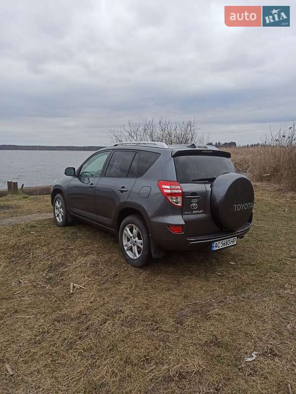 Внедорожник / Кроссовер Toyota RAV4 2009 в Ратным