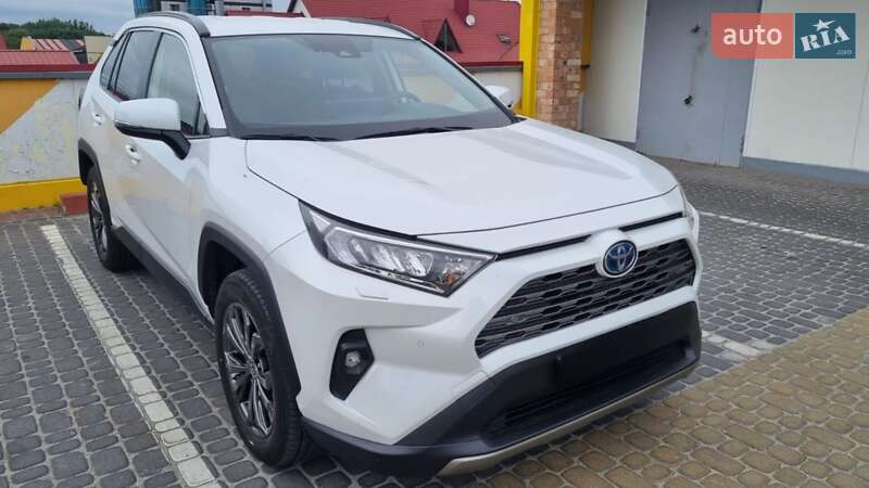 Внедорожник / Кроссовер Toyota RAV4 2023 в Львове