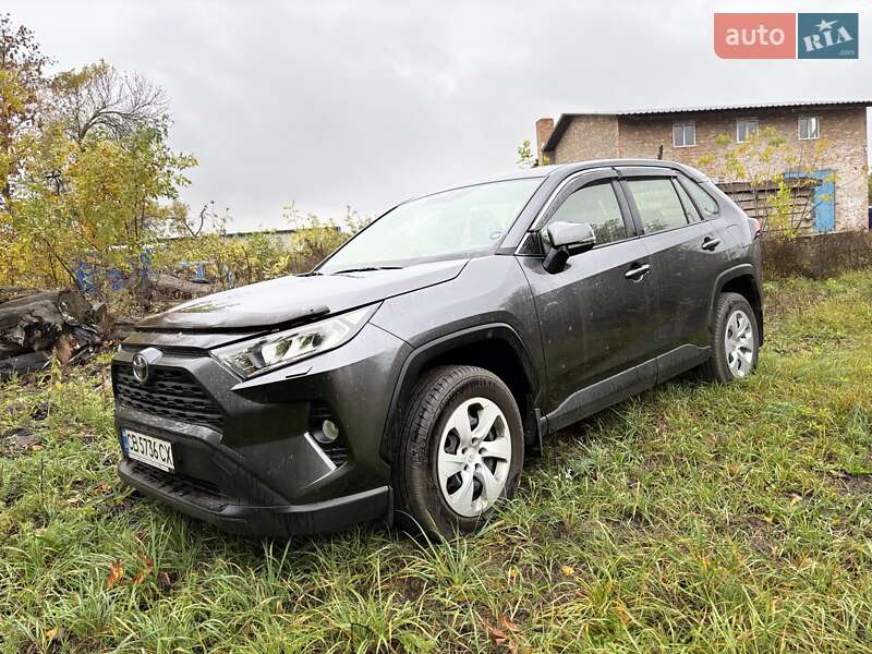 Позашляховик / Кросовер Toyota RAV4 2020 в Прилуках