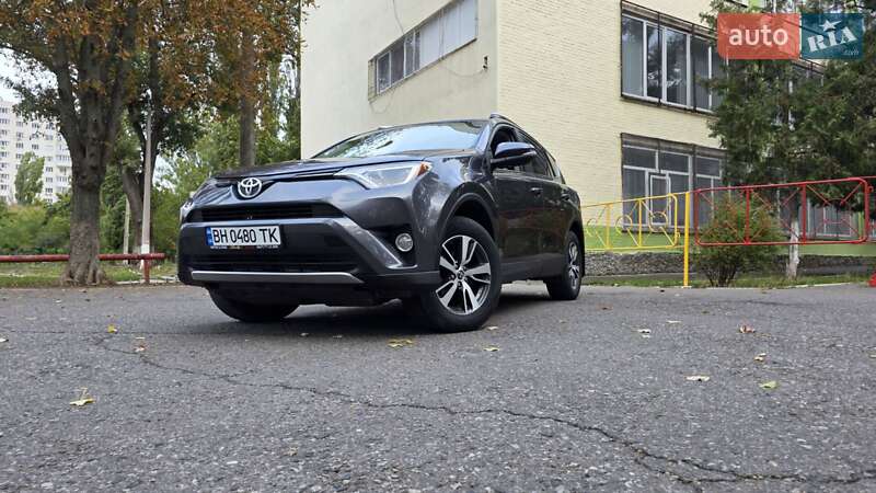 Позашляховик / Кросовер Toyota RAV4 2016 в Одесі Позашляховик / Кросовер Toyota RAV4 2016 в Одесі