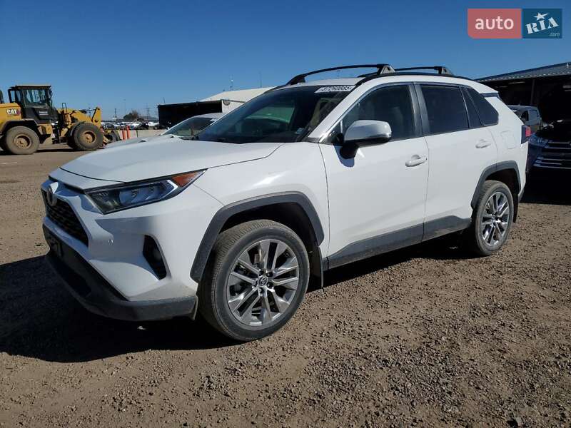 Внедорожник / Кроссовер Toyota RAV4 2019 в Львове