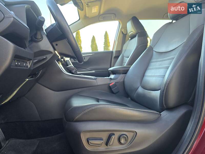 Внедорожник / Кроссовер Toyota RAV4 2022 в Львове