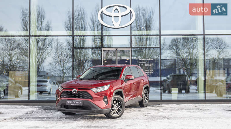Позашляховик / Кросовер Toyota RAV4 2020 в Дніпрі