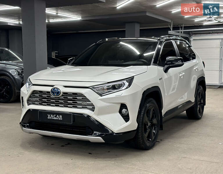 Позашляховик / Кросовер Toyota RAV4 2020 в Харкові