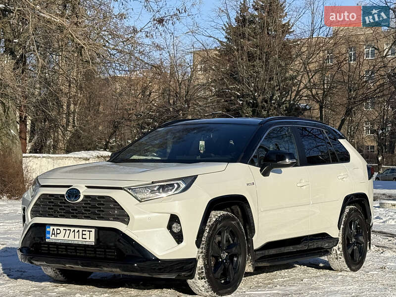 Позашляховик / Кросовер Toyota RAV4 2020 в Дніпрі
