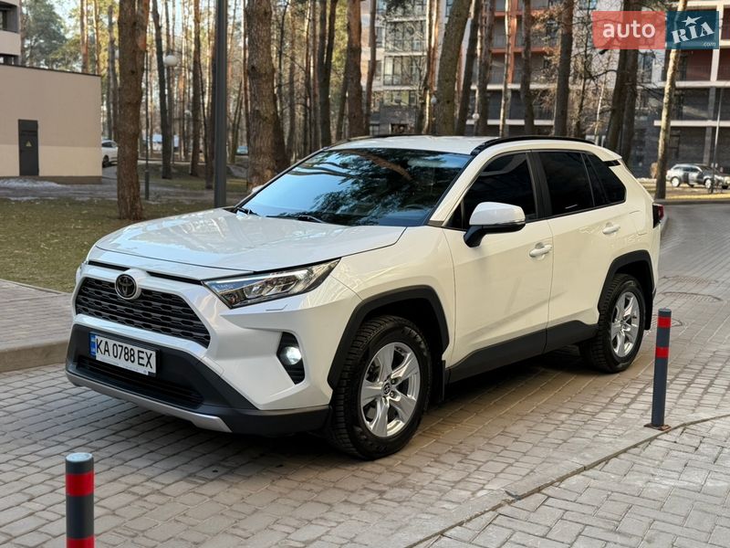 Внедорожник / Кроссовер Toyota RAV4 2021 в Броварах Внедорожник / Кроссовер Toyota RAV4 2021 в Броварах