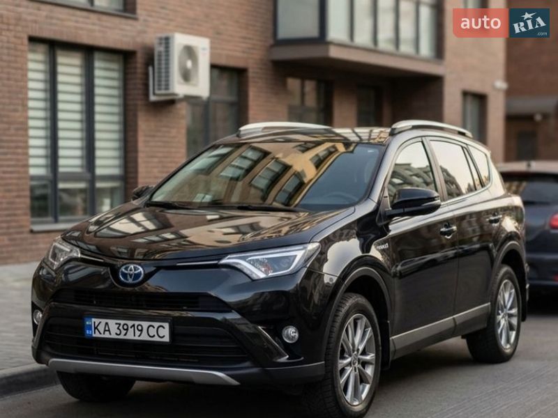 Внедорожник / Кроссовер Toyota RAV4 2017 в Киеве