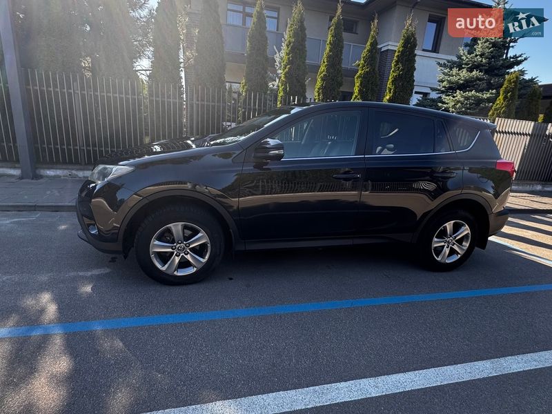 Позашляховик / Кросовер Toyota RAV4 2015 в Києві Позашляховик / Кросовер Toyota RAV4 2015 в Києві