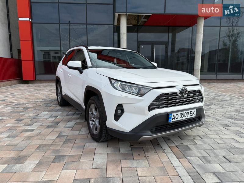 Внедорожник / Кроссовер Toyota RAV4 2022 в Тячеве