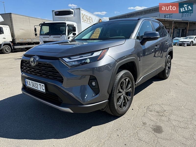 Внедорожник / Кроссовер Toyota RAV4 2022 в Киеве