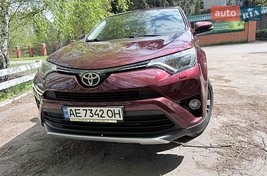 Внедорожник / Кроссовер Toyota RAV4 2017 в Новомосковске