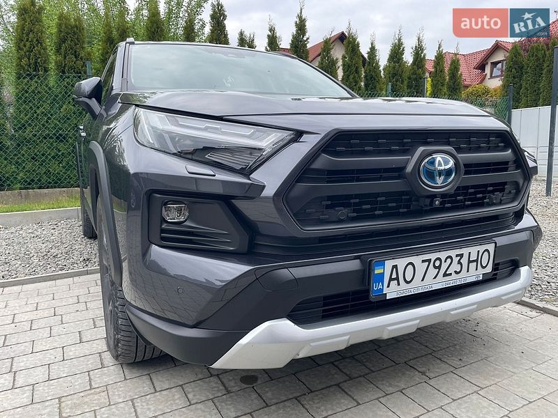 Внедорожник / Кроссовер Toyota RAV4 2022 в Рахове