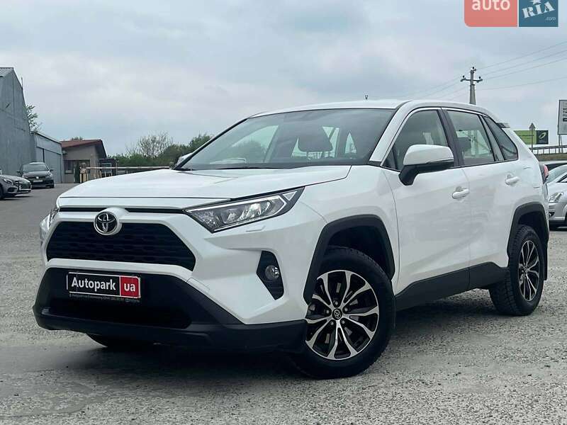 Внедорожник / Кроссовер Toyota RAV4 2020 в Львове