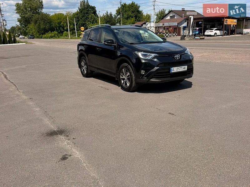 Внедорожник / Кроссовер Toyota RAV4 2017 в Киеве