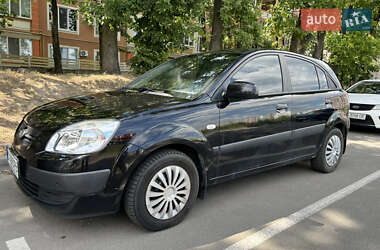 Хэтчбек Kia Rio 2008 в Вишневом