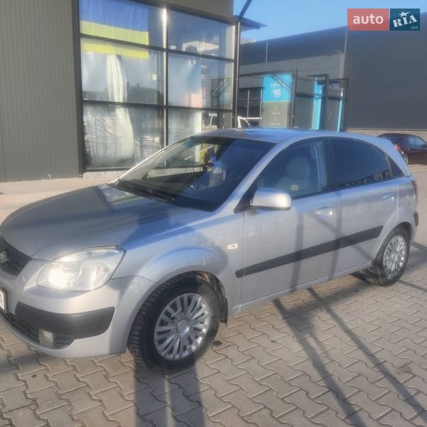 Хэтчбек Kia Rio 2006 в Тернополе