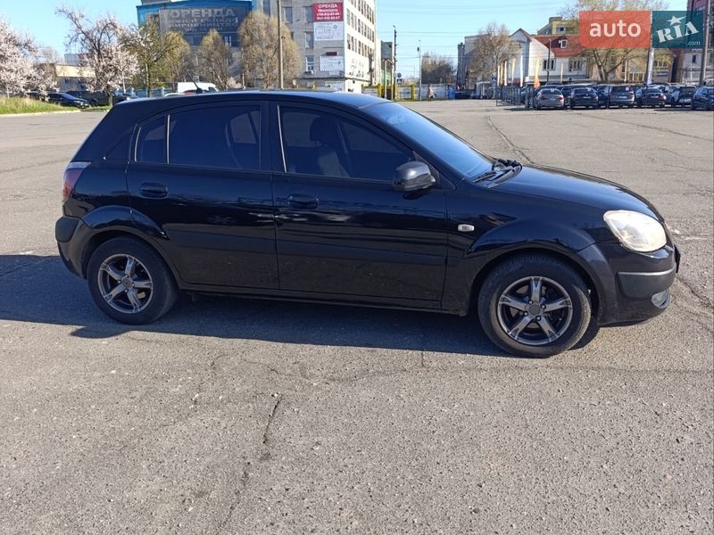 Хэтчбек Kia Rio 2005 в Киеве