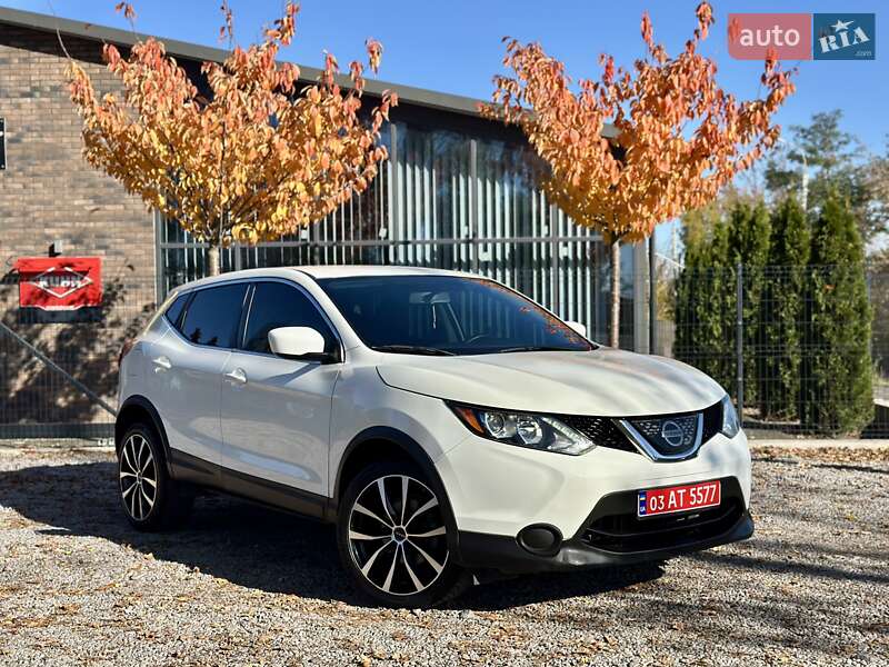 Позашляховик / Кросовер Nissan Rogue Sport 2018 в Вінниці
