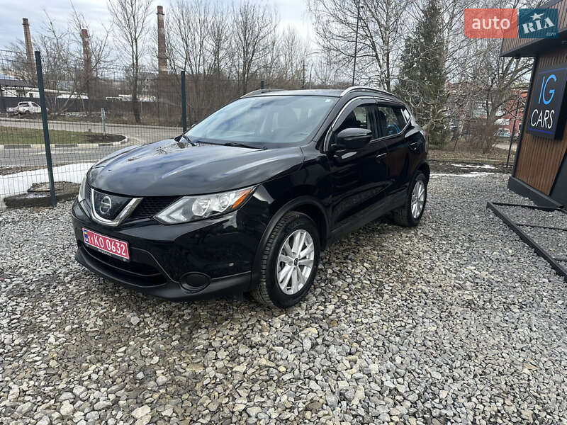 Внедорожник / Кроссовер Nissan Rogue Sport 2018 в Черновцах