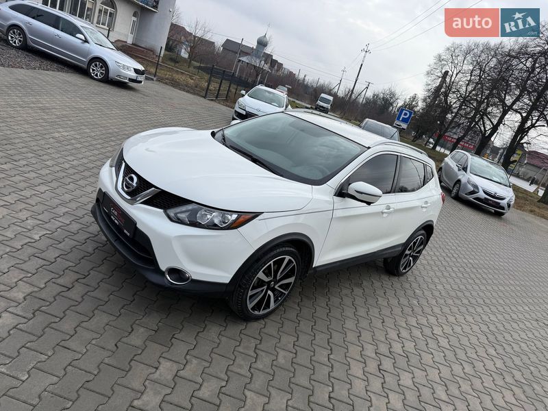 Внедорожник / Кроссовер Nissan Rogue Sport 2017 в Ужгороде