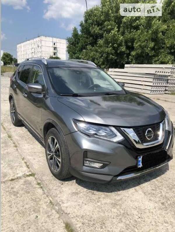 Внедорожник / Кроссовер Nissan Rogue 2017 в Нетешине
