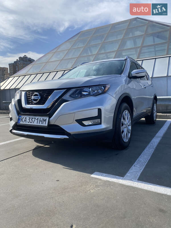 Позашляховик / Кросовер Nissan Rogue 2016 в Києві