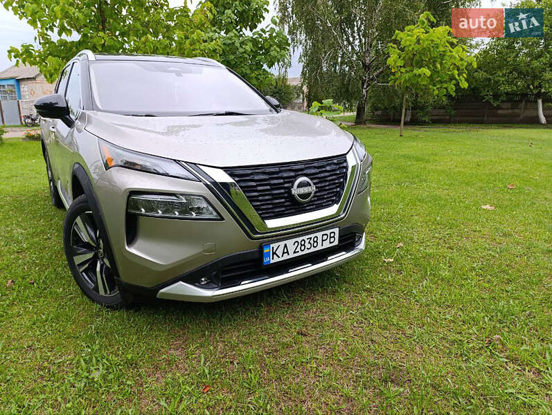 Внедорожник / Кроссовер Nissan Rogue 2021 в Макарове