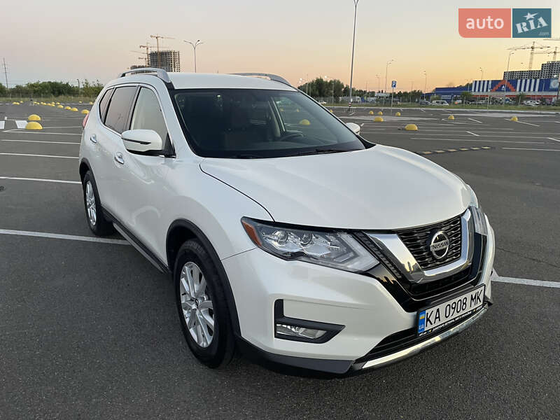 Внедорожник / Кроссовер Nissan Rogue 2018 в Киеве